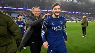 transfer-rumors,-news:-arsenal-in-for-psg-star-kvaratskhelia