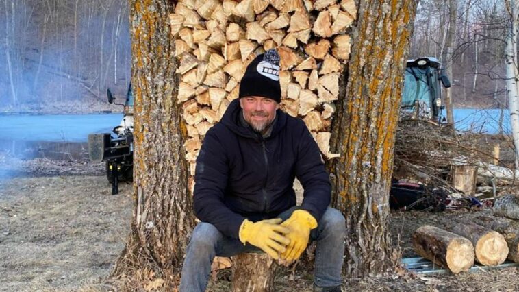 josh-duhamel-says-he’s-now-72%-ready-for-a-zombie-apocalypse-at-his-‘doomsday’-cabin-but-fears-ai-robots-more