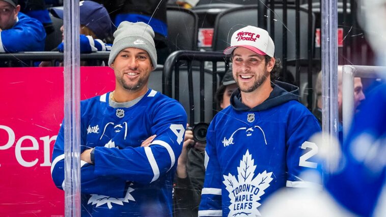 blue-jays-stars-caught-sitting-in-wrong-seats-at-maple-leafs-game-in-hilarious-moment