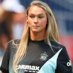 kylie-kelce-reveals-her-‘dos-and-don’ts’-of-talking-to-postpartum-women:-‘oh,-i’m-so-serious’