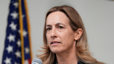 democrat-nj-gov.-mikie-sherrill-signs-law-banning-ice-agents-from-wearing-masks,-dhs-vows-not-to-comply