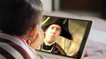 child-psychologists-now-say-screen-time-is-ok-for-toddlers-as-long-as-you’re-showing-them-‘master-and-commander:-the-far-side-of-the-world’