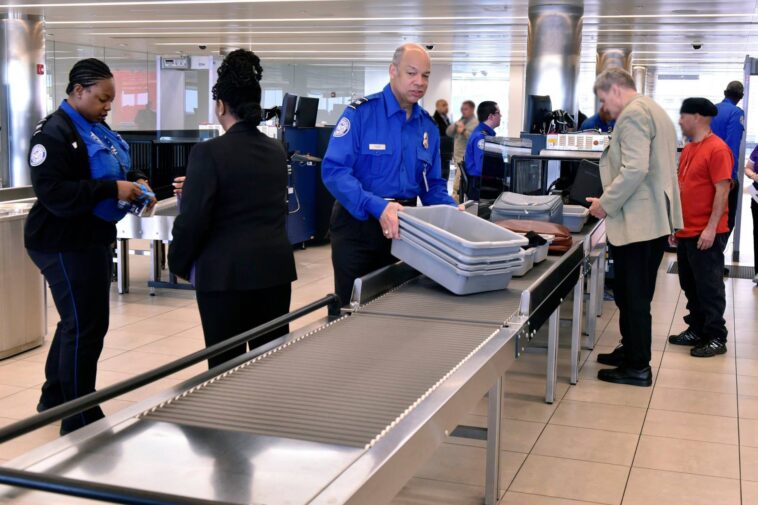 breaking-update:-trump-slams-schumer,-takes-unilateral-action-to-pay-tsa-officers