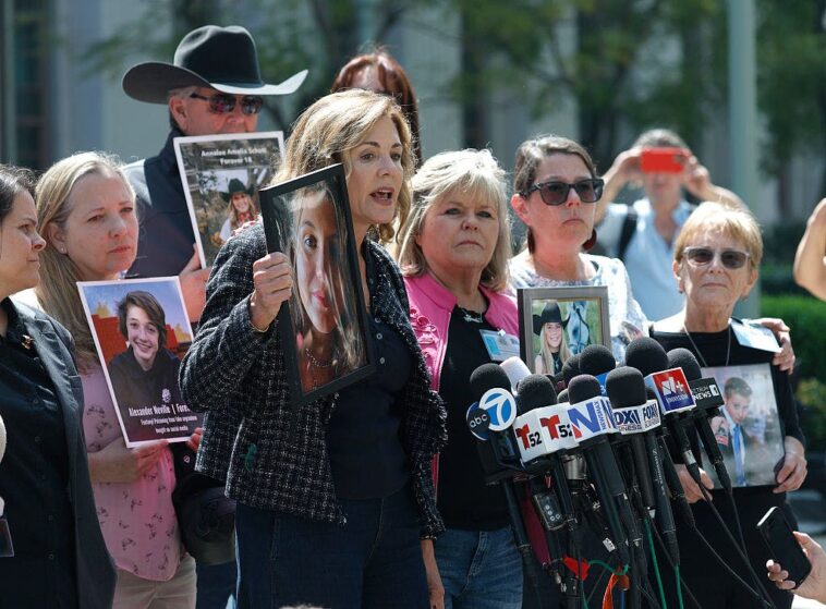 did-social-media-destroy-the-kids?