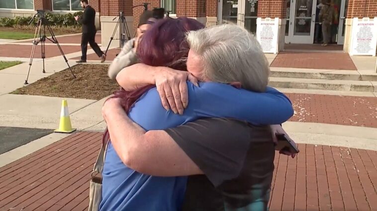 north-carolina-woman-who-vanished-24-years-ago-tearfully-reunites-with-daughter-outside-court