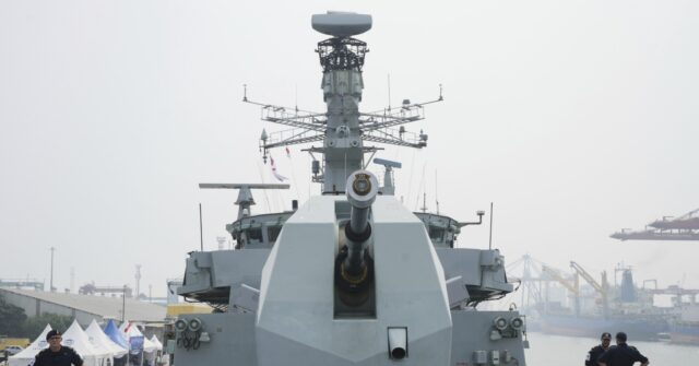 in-safe-hands?-british-defence-secretary-stumbles-on-basic-military-questions