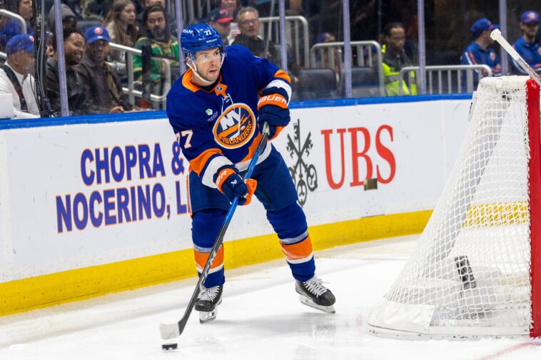 tony-deangelo-to-miss-1-2-weeks-in-islanders-crusher-during-playoff-push