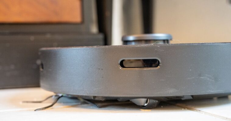 ‘maybe-it-wasn’t-a-bug…’-internet-weighs-in-on-man-who-discovered-he-could-access-7,000-robotic-vacuums