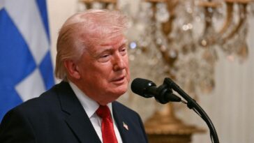 watch:-trump-roasts-fox-news-polls-while-live-on-the-network,-calls-for-co-host’s-removal