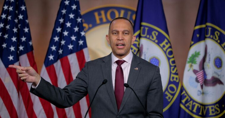 watch:-scalise’s-staff-found-the-dhs-quote-hakeem-jeffries-hoped-was-gone-forever,-now-scalise-is-on-the-floor-reading-it-to-the-whole-world