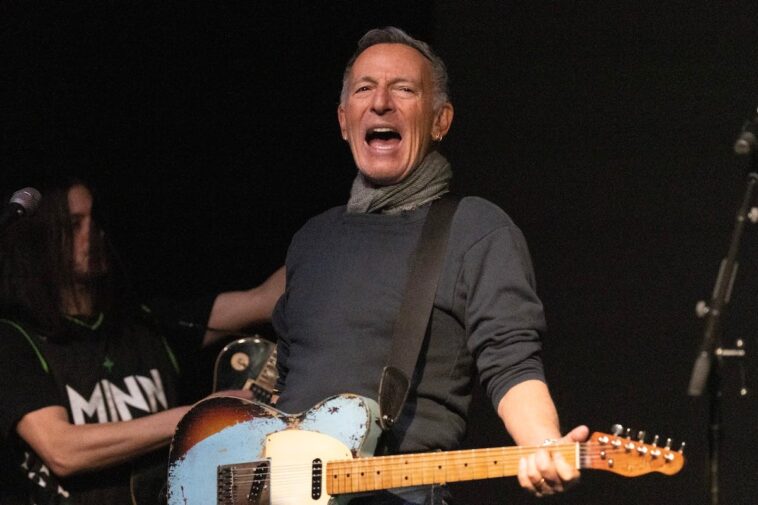 bruce-springsteen-braces-for-backlash-as-‘political’-tour-approaches