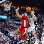 one-ugly-play-set-st.-john’s-season-into-the-sweet-16-stratosphere