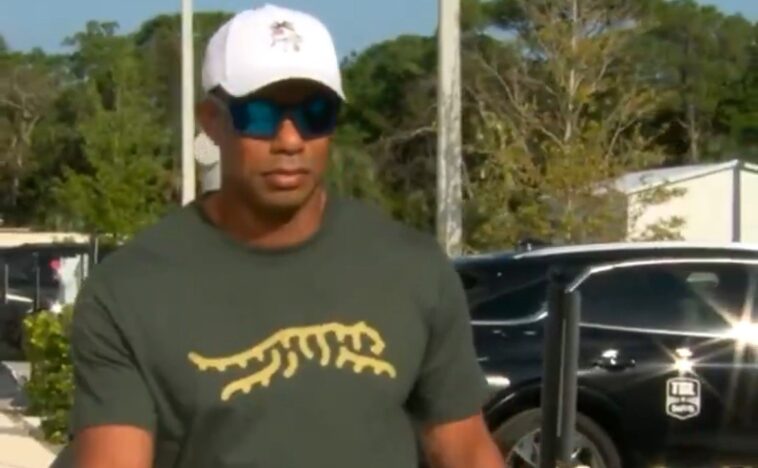 breaking:-tiger-woods-involved-in-major-rollover-car-crash-in-florida