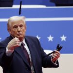 watch:-trump-goes-viral-for-illustrating-how-to-cut-government-waste-with-his-favorite-white-house-pen