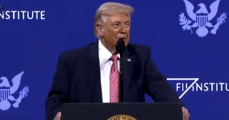 watch:-trump-calls-the-strait-of-hormuz-the-“strait-of-trump”,-trolls-dead-iranian-leaders-during-summit-with-business-leaders