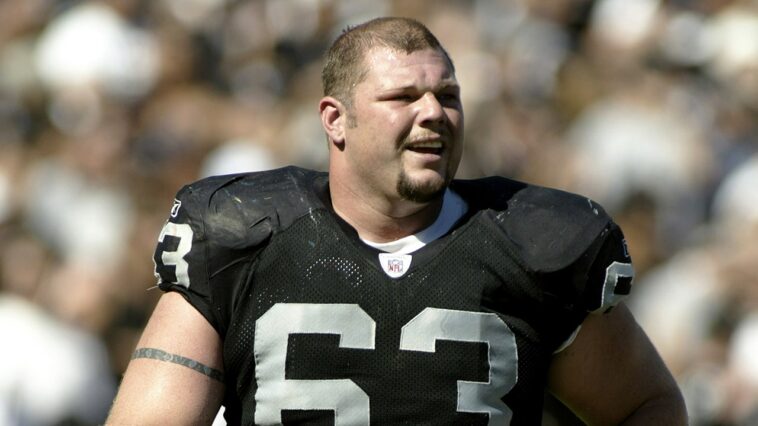 former-raiders-all-pro-center-barret-robbins-dead-at-52:-‘deeply-saddened’