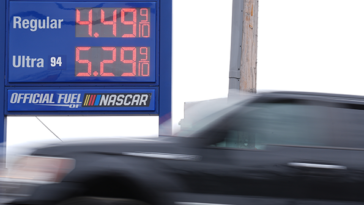 breitbart-business-digest:-healthy-americans-drag-down-productivity-while-the-fed-plots-rate-hikes-over-$4-gas