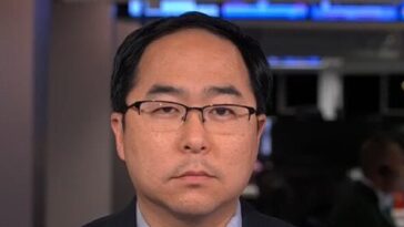 dem-sen.-kim:-hegseth-‘needs-to-be-accountable’-for-his-disregard-of-civilian-casualties