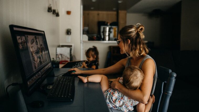 the-working-mom-shift-that’s-challenging-the-status-quo