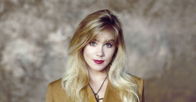 christina-applegate-called-abortion-‘murder’-in-1991-diaries,-wrote-poem-to-baby-before-‘killing-my-child’:-‘i-hope-you-will-forgive-me’