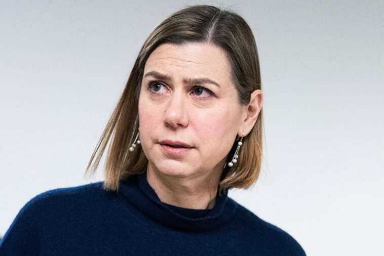 watch:-bill-maher-puts-dem-senator-on-the-spot-over-party’s-iran-groupthink