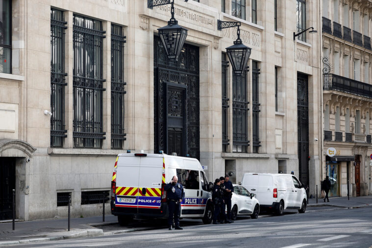 terrorist-attack-on-paris-bank-of-america-branch-thwarted-before-bomb-detonated:-report