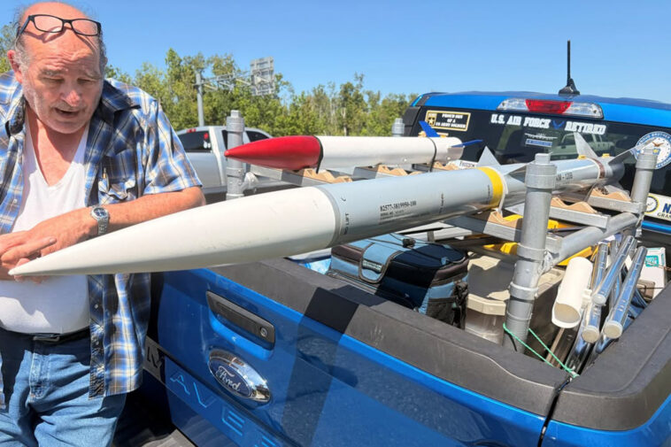 ‘rocket-man’-terrorizes-drivers-on-florida-highway,-bomb-squad-called-in