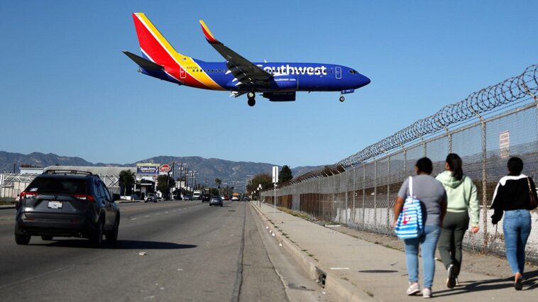 southwest-pilot-aborts-hollywood-burbank-landing-because-runway-‘wasn’t-quite-clear’:-report