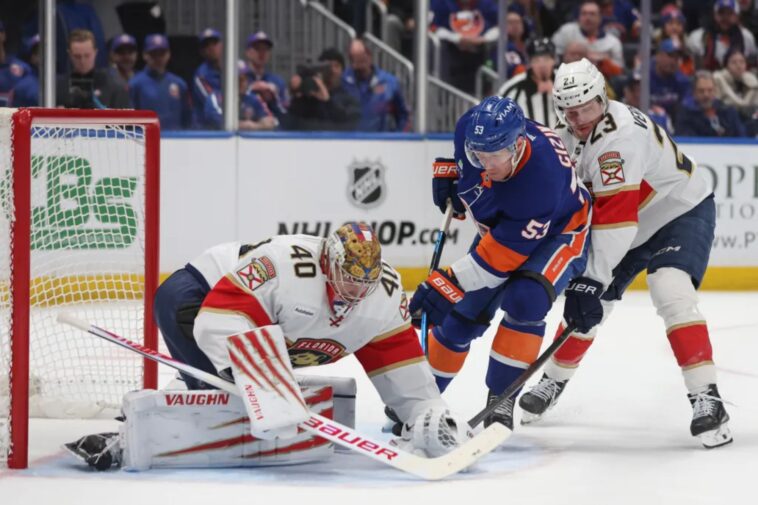 casey-cizikas,-fourth-line-spark-islanders-in-much-needed-win