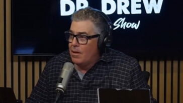 adam-carolla-slams-liberal-hypocrites-like-‘fat-ass’-jb.-pritzker-who-ignore-americans-murdered-by-illegals-(video)