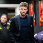 man-united-need-to-decide-soon-whether-to-back-carrick-or-hire-someone-else
