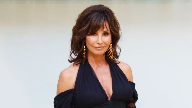 gina-gershon-walked-away-from-cult-horror-franchise-over-‘exploitative’-topless-scene