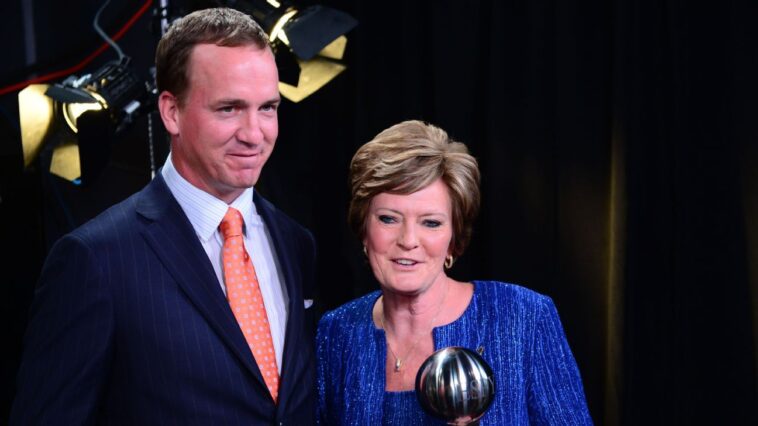 peyton-manning:-pat-summitt-changed-my-life