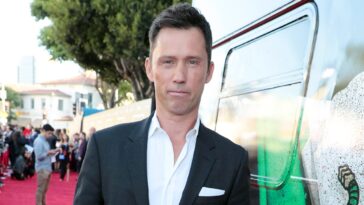 ‘burn-notice’-star-ditched-los-angeles-for-colorado-after-meeting-his-wife-and-says-he’s-‘never-leaving’