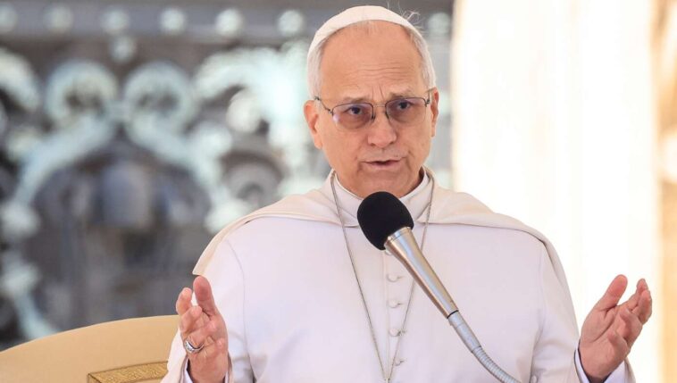 pope-leo-explains-god-does-not-listen-to-people-who-wage-war-so-long-as-you-don’t-count-moses,-david,-joshua,-elijah,-saul,-gideon,-samson,-or-anyone-else-in-bible