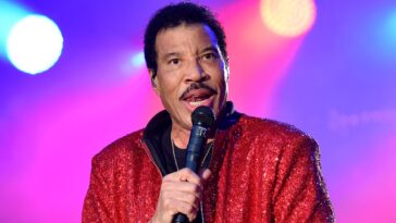 lionel-richie-issues-warning-to-rude-celebrities-after-chappell-roan-backlash