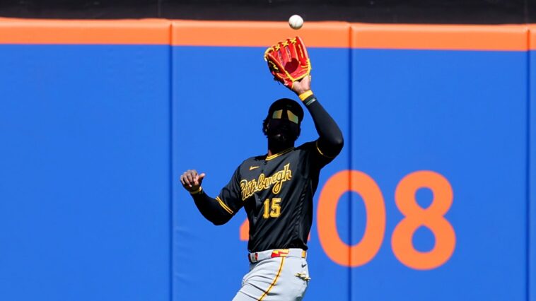 pirates-broadcasters-slam-oneil-cruz’s-defensive-effort-vs-mets