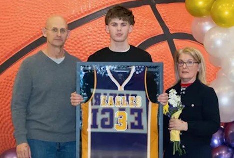 horror:-straight-a-student-athlete-shot-and-left-permanently-paralyzed-by-thug-at-waffle-house-while-trying-to-help-friend-–-two-arrested,-but-shooter-remains-at-large