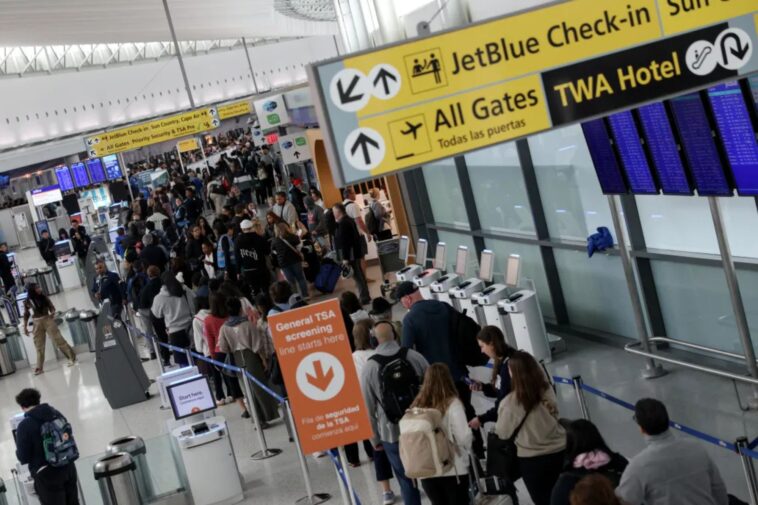 most-tsa-agents-received-two-missed-paychecks-on-monday-—-thanks-to-trump-stepping-in