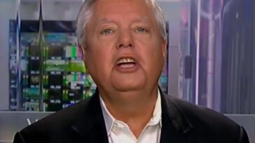 lindsey-graham-spotted-at-disney-world-holding-bubble-wand-as-government-shutdown-drags-on