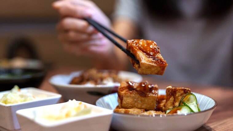 restaurant-forced-to-scrap-‘stinky-tofu’-after-complaints-about-its-strong-odor