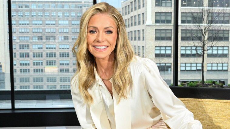 howie-mandel-clash-highlights-kelly-ripa’s-history-of-cringeworthy-on-air-exchanges