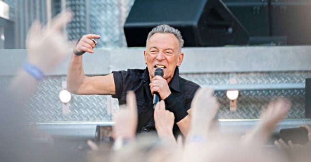 bruce-springsteen-kicks-off-his-trump-derangement-tour-protesting-president’s-crackdown-on-illegal-immigration