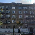 nyc-teen-attacked-by-kitchen-knife-wielding-stranger-who-asked-him-about-gangs:-cops