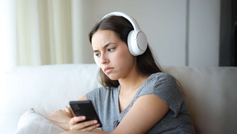 ziprecruiter-ad-interrupted-by-brief-word-from-podcast