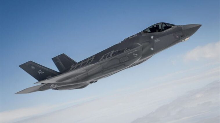 air-force-f-35-crashes-near-las-vegas;-pilot-survives-with-minor-injuries