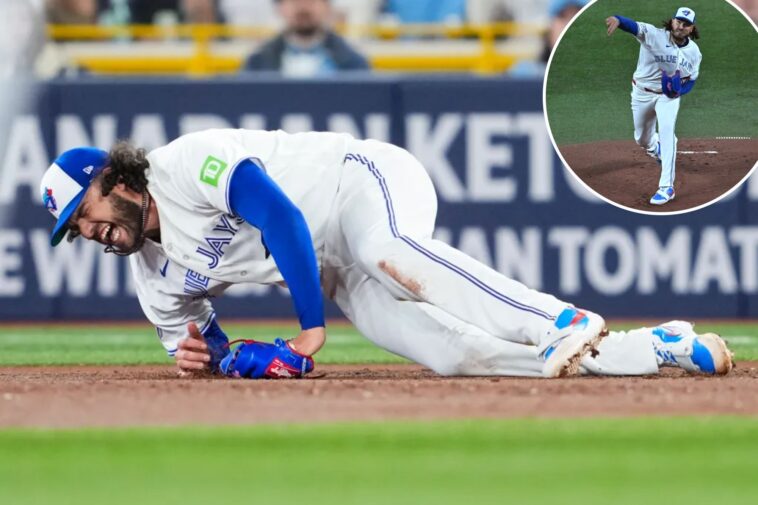 blue-jays’-cody-ponce-to-miss-significant-time-after-injuring-acl