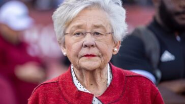 alabama-gov.-kay-ivey-hospitalized-after-procedure,-her-office-says