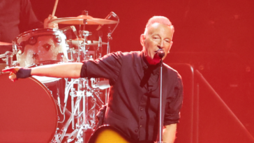 nolte:-former-rock-star-bruce-springsteen-turns-concert-into-3-hour-anti-trump-lecture