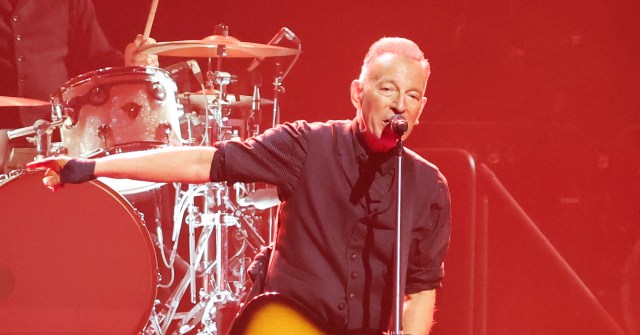 nolte:-former-rock-star-bruce-springsteen-turns-concert-into-3-hour-anti-trump-lecture